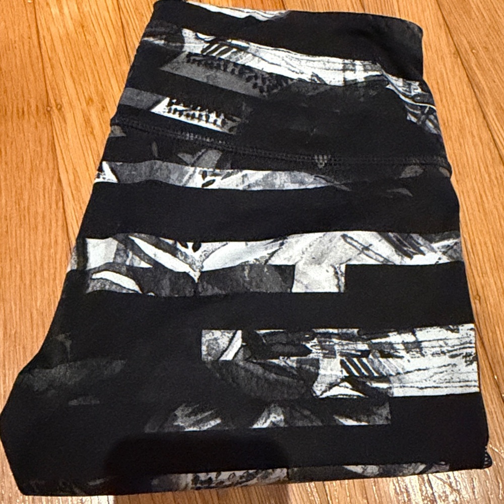 Athleta Black and White Leggings SP